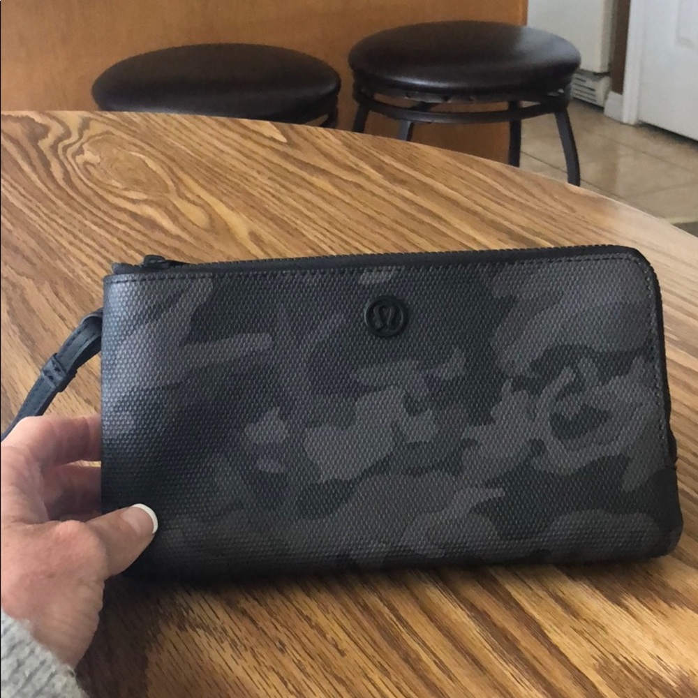Lululemon double zip wallet